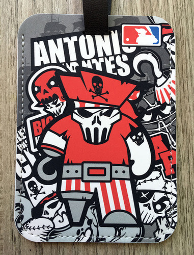 [돌돌] Antonio-Pirate-LUGGAGE-TAG-01 안토니오 해적 야구 해골 캐릭터 그래픽 디자인 여행 가방 캐리어 네임택 러기지택 캐리어택 이름표 